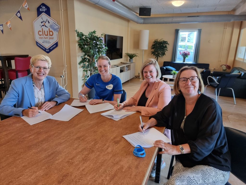 Ondertekening convenant tussen de Klup en Accres (Sportservice Apeldoorn)