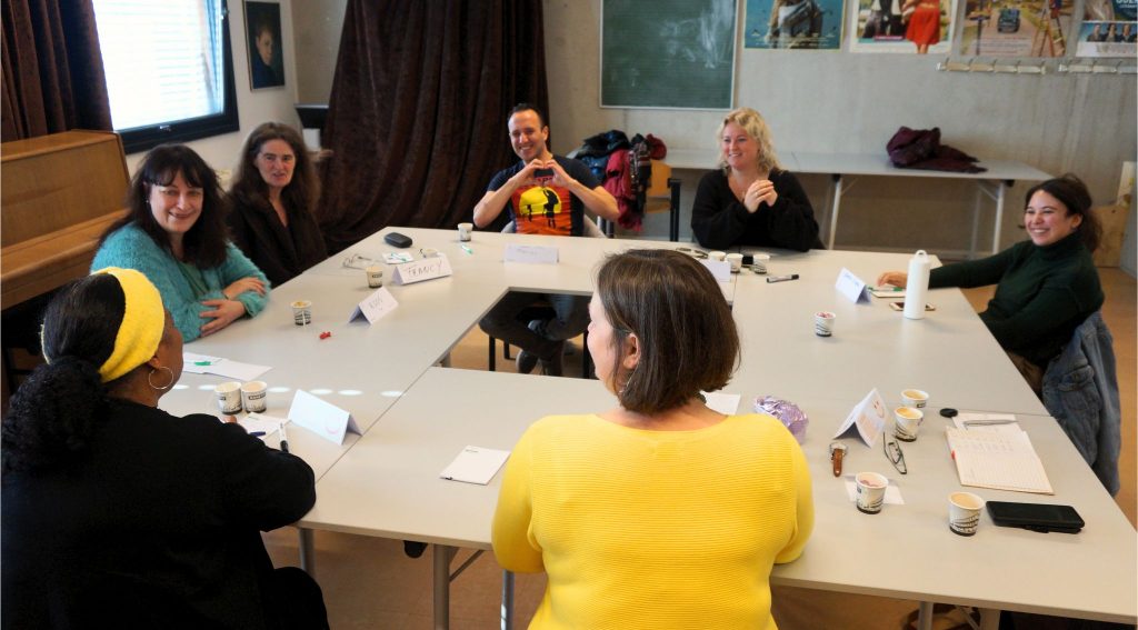 Wanneer voel jij je écht thuis? Praat erover in de Week van de Dialoog