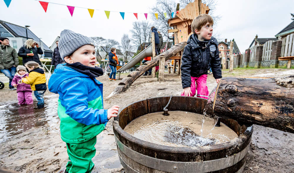 Vernieuwde speeltuin aan Hogeweg-Middenhof dankzij inzet buurt