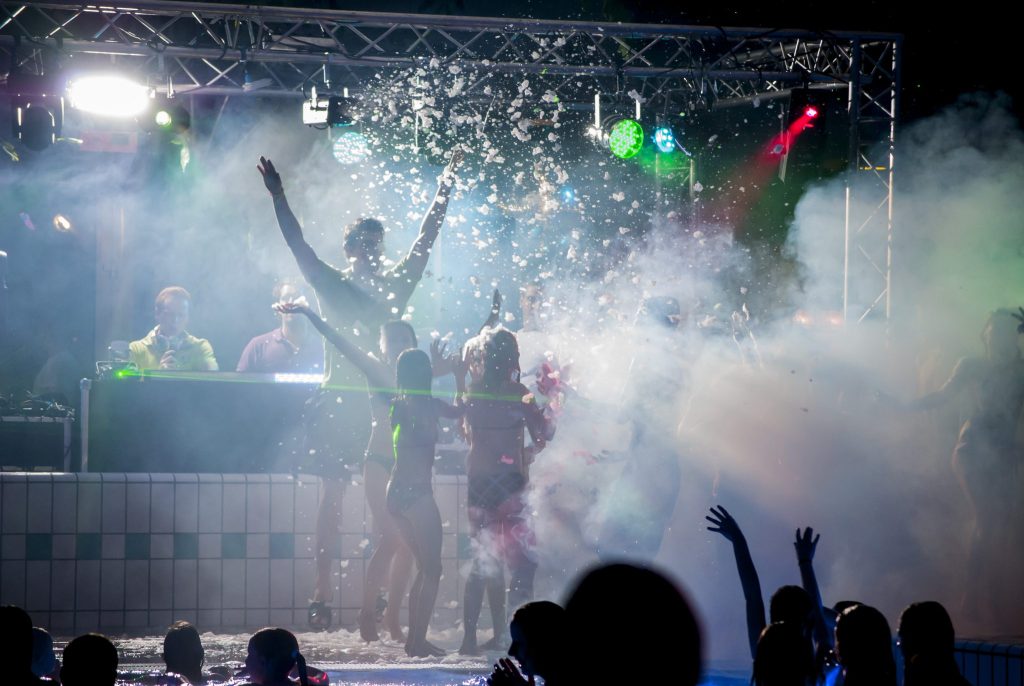 Spetterende disco bij Aquacentrum Malkander