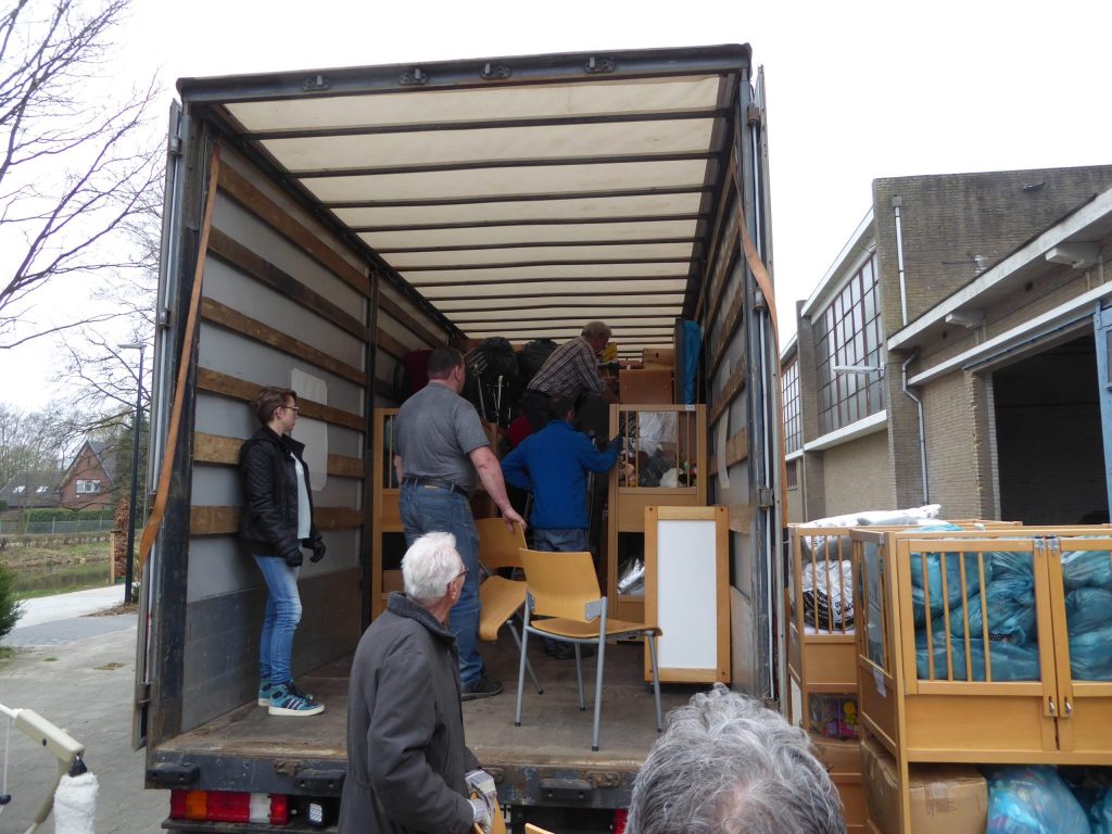 stichting W.H.O.E.  stuurt 200e vrachtwagen richting Oost-Europa
