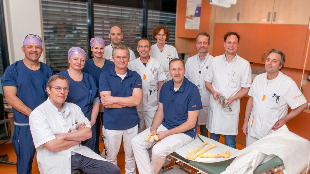 Gelre ziekenhuizen: ‘Wacht met opereren bij een botbreuk tijdens wintersport’