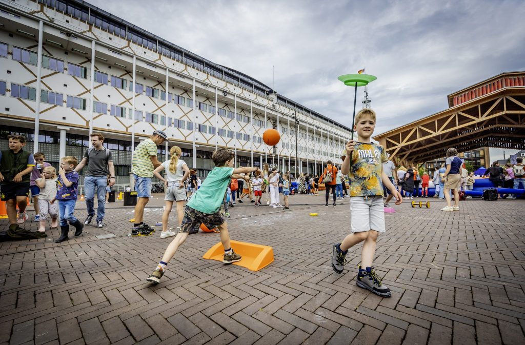 Apeldoornse Sportweek trapt af met sportief feest op Marktplein