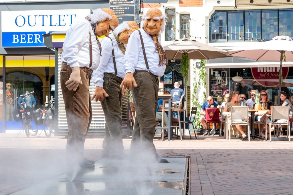 Apeldoorn bruist van theater tijdens DE OPENING
